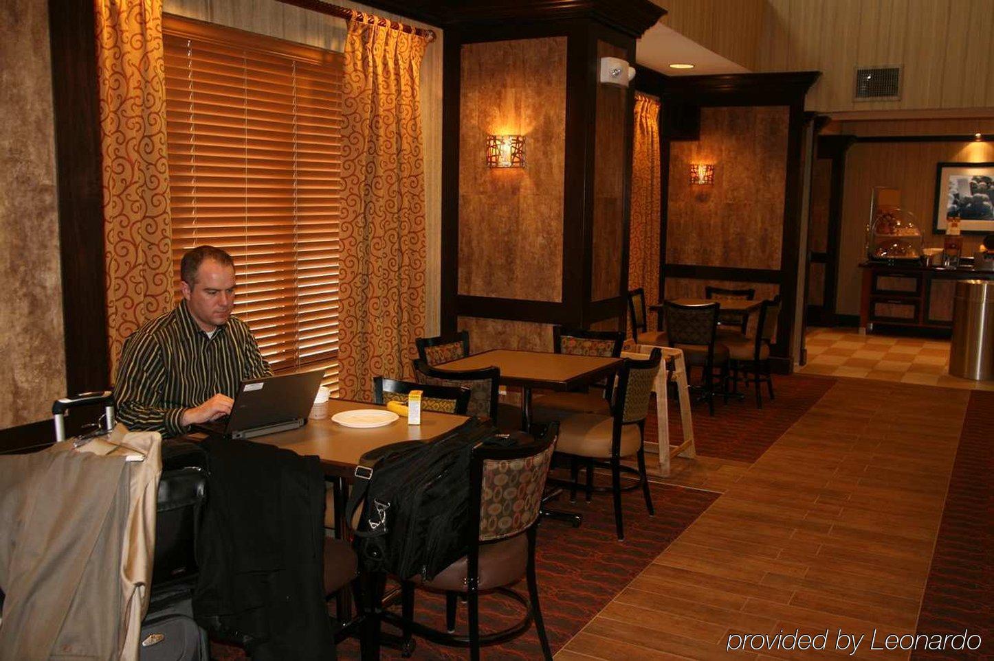 Hampton Inn & Suites New Castle, Pa Restaurace fotografie